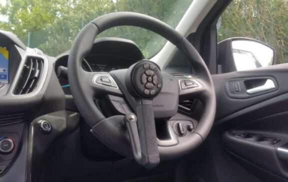 Lodgesons R200 Keypad installed on steering wheel.