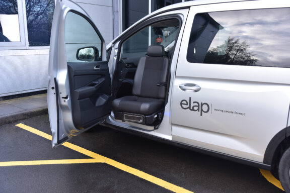 E-Motion X swivel seat in front passenger seat rotated.